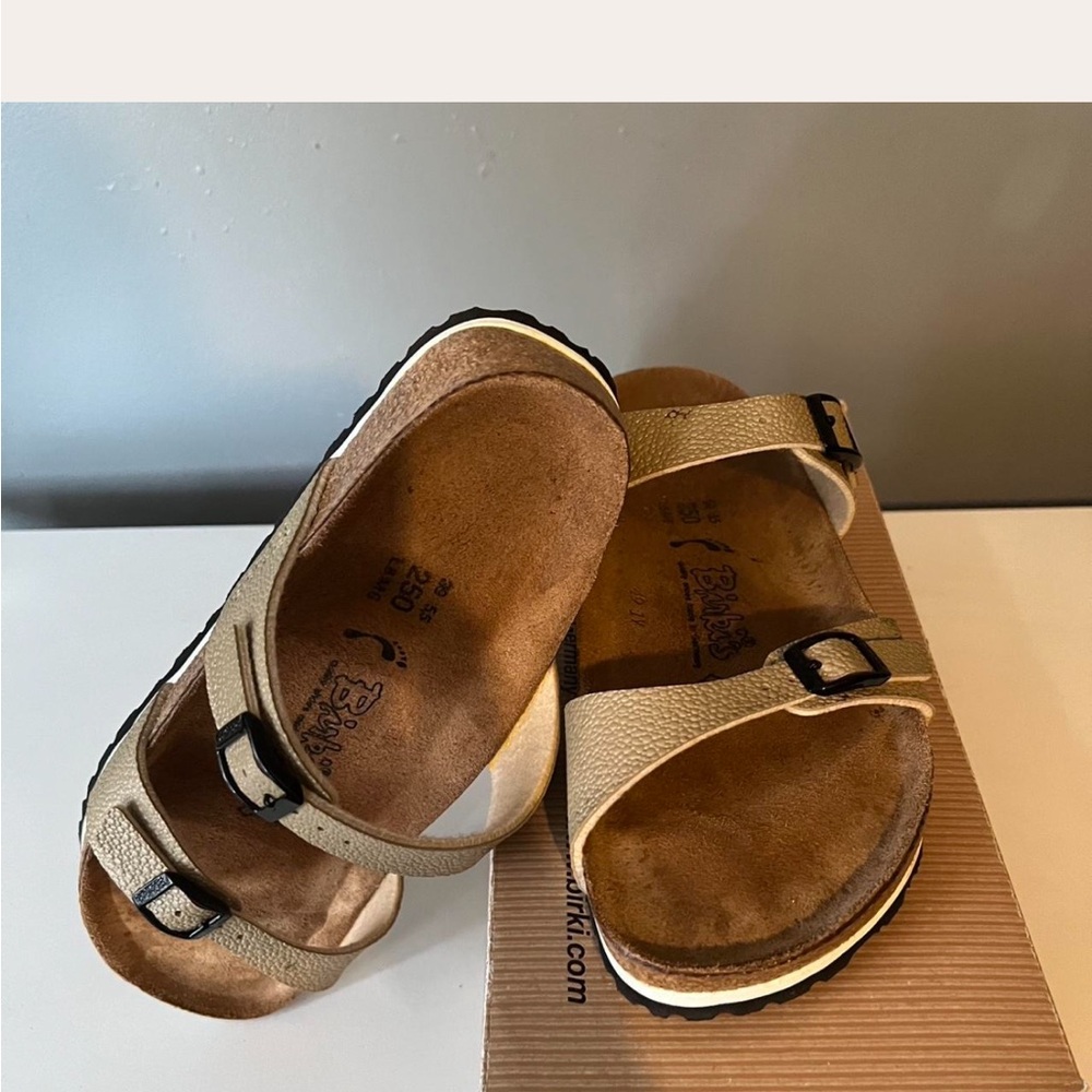 Size 8 women’s Bronze Birkis.